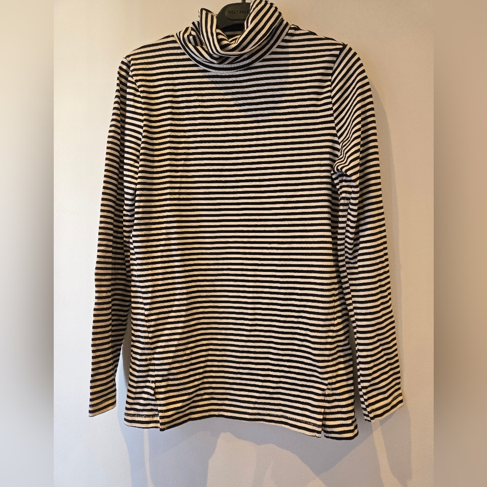 A M O Striped Turtleneck Size Small